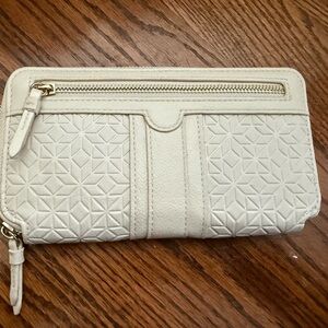 Time and and Tru Chic Cream Geometric Wallet